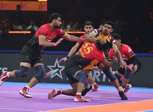 Pro Kabaddi League: ತೆಲುಗು ಟೈಟಾನ್ಸ್‌ ಅಬ್ಬರಕ್ಕೆ ಮಣಿದ ಬೆಂಗಳೂರು ಬುಲ್ಸ್‌(Bengaluru Bulls)